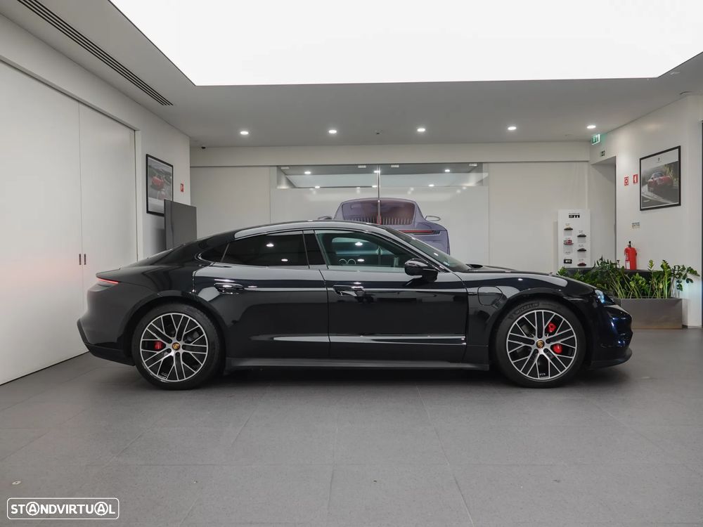 Porsche Taycan 4S - 13