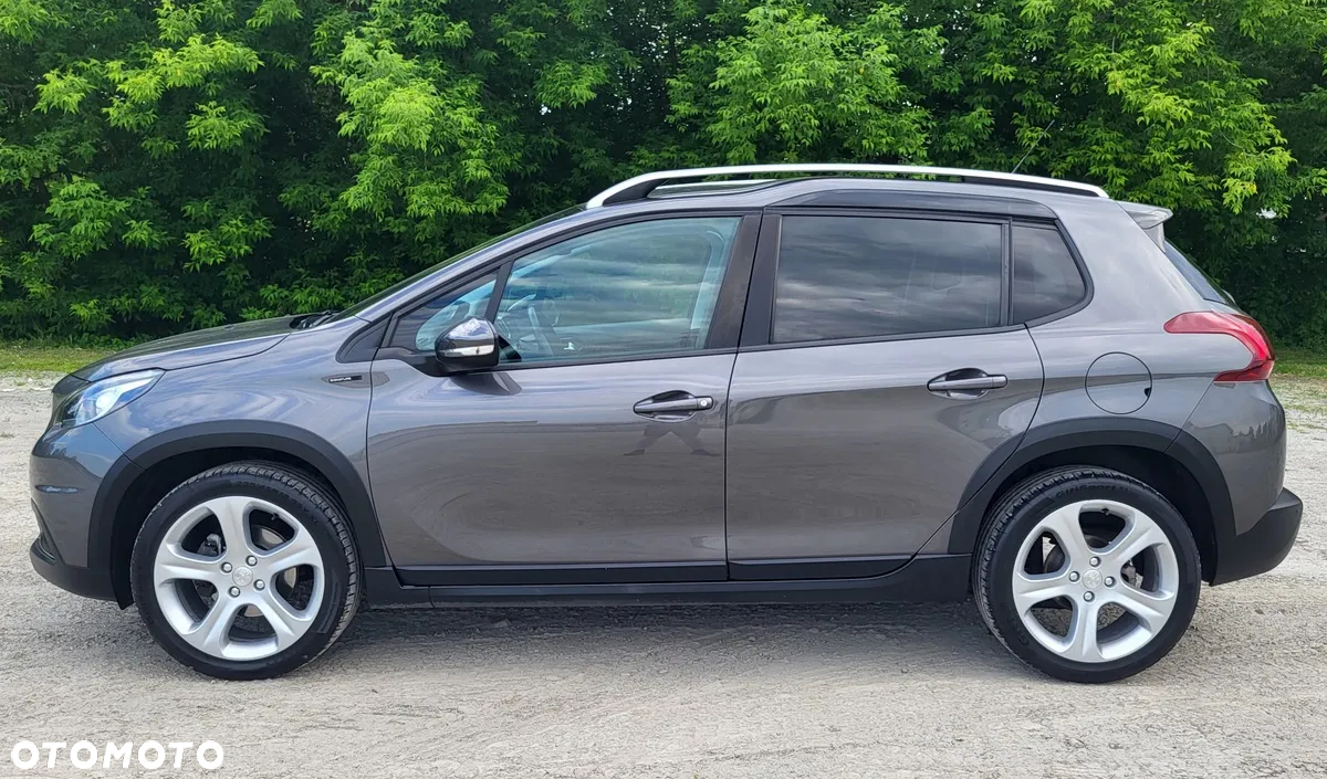 Peugeot 2008 1.2 Pure Tech GPF Signature S&S - 7