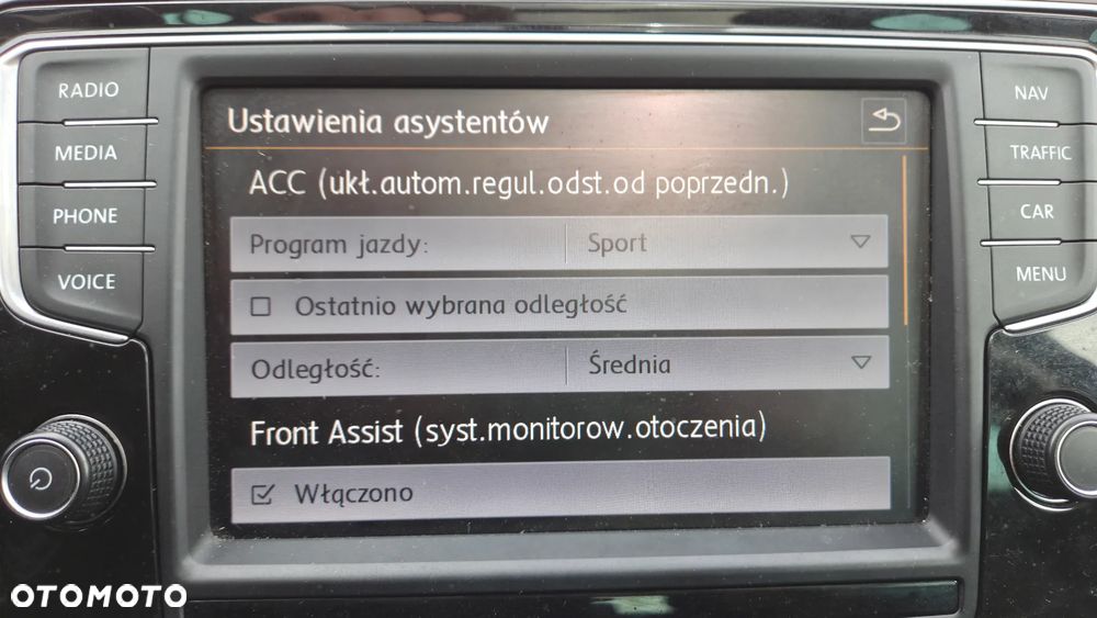 Volkswagen Passat Variant 1.6 TDI (BlueMotion Technology) Comfortline - 34