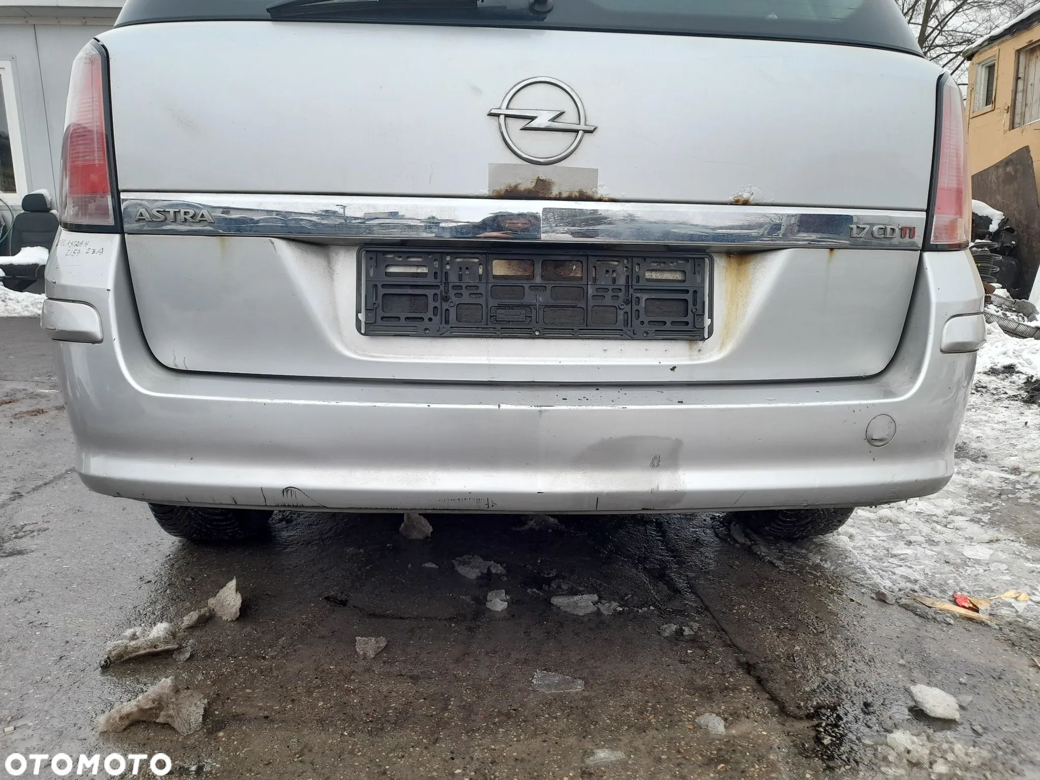 OPEL ASTRA H ZDERZAK TYŁ TYLNY TYLNI Z157 - 1