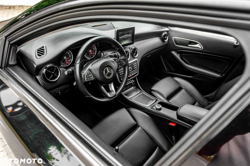 Mercedes-Benz GLA 250 4Matic 7G-DCT Activity Edition - 21