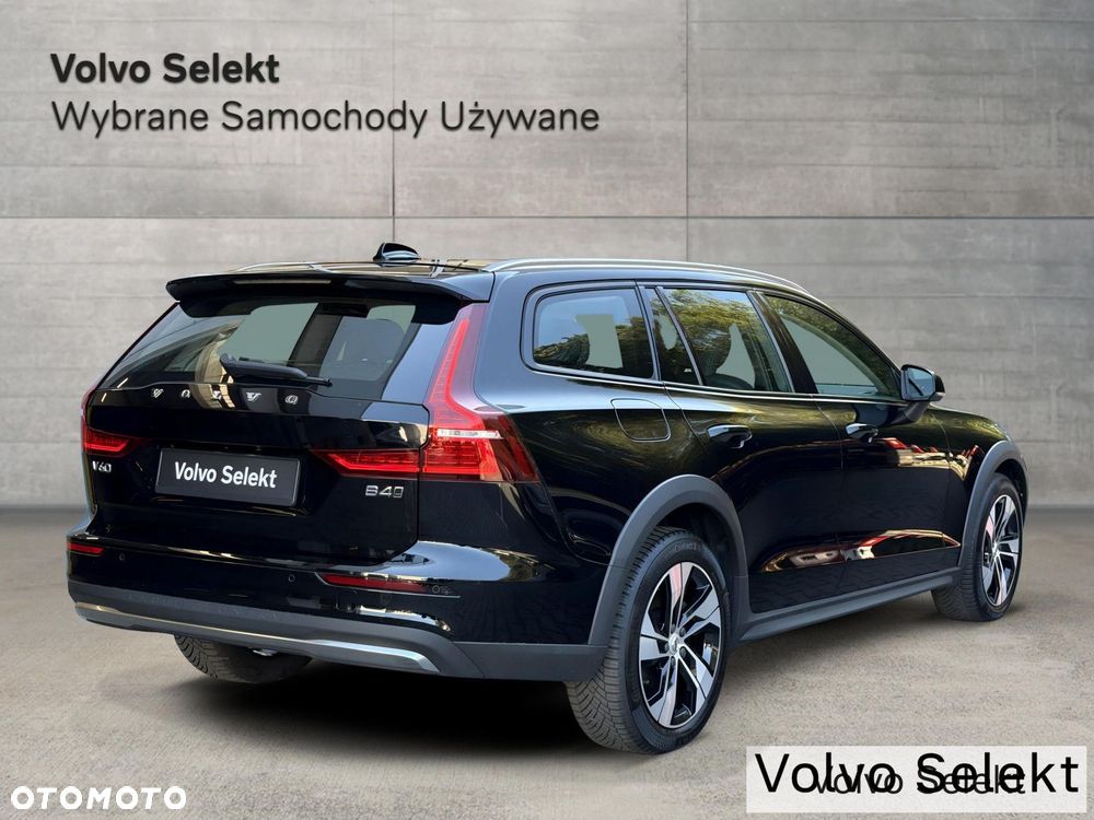 Volvo V60 Cross Country - 6