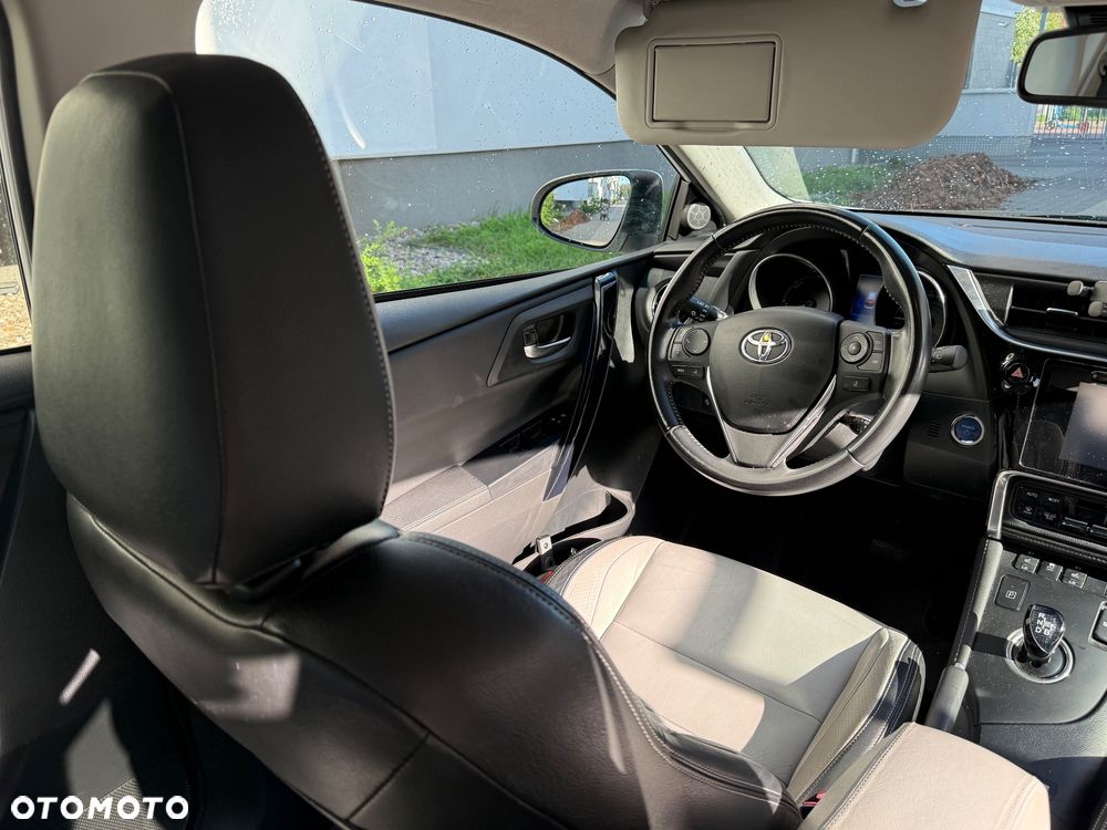 Toyota Auris - 16