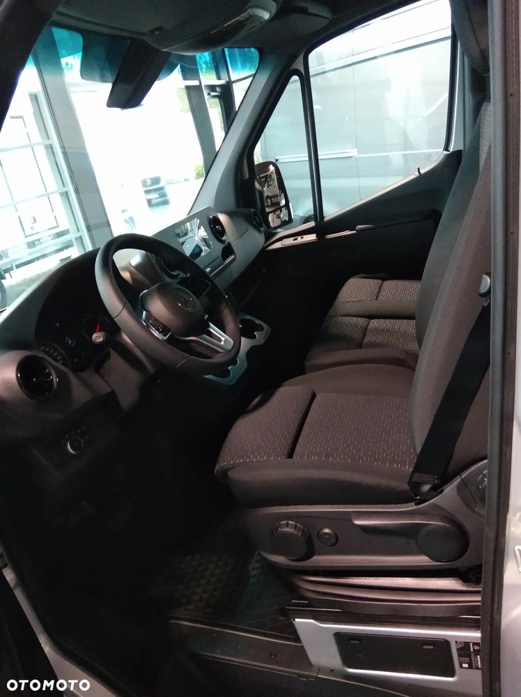 Mercedes-Benz Sprinter - 5