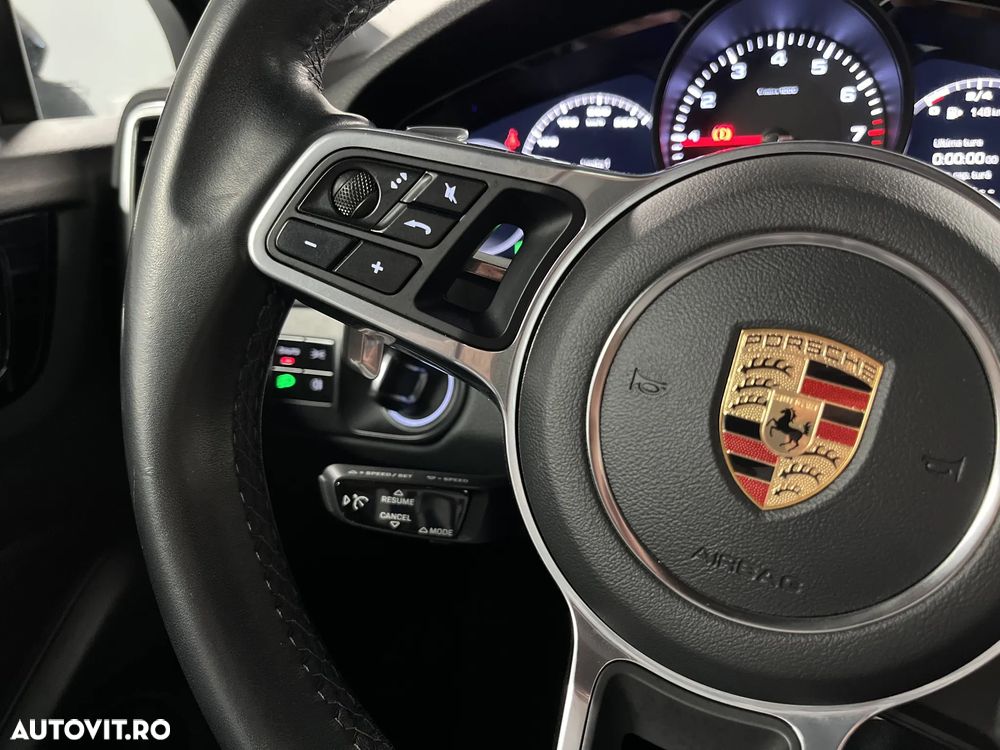 Porsche Cayenne - 17