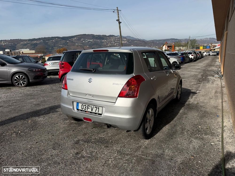 Suzuki Swift 1.3 DDiS GL - 11