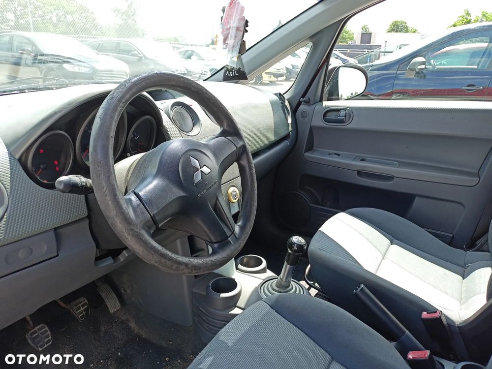 Mitsubishi Colt - 7