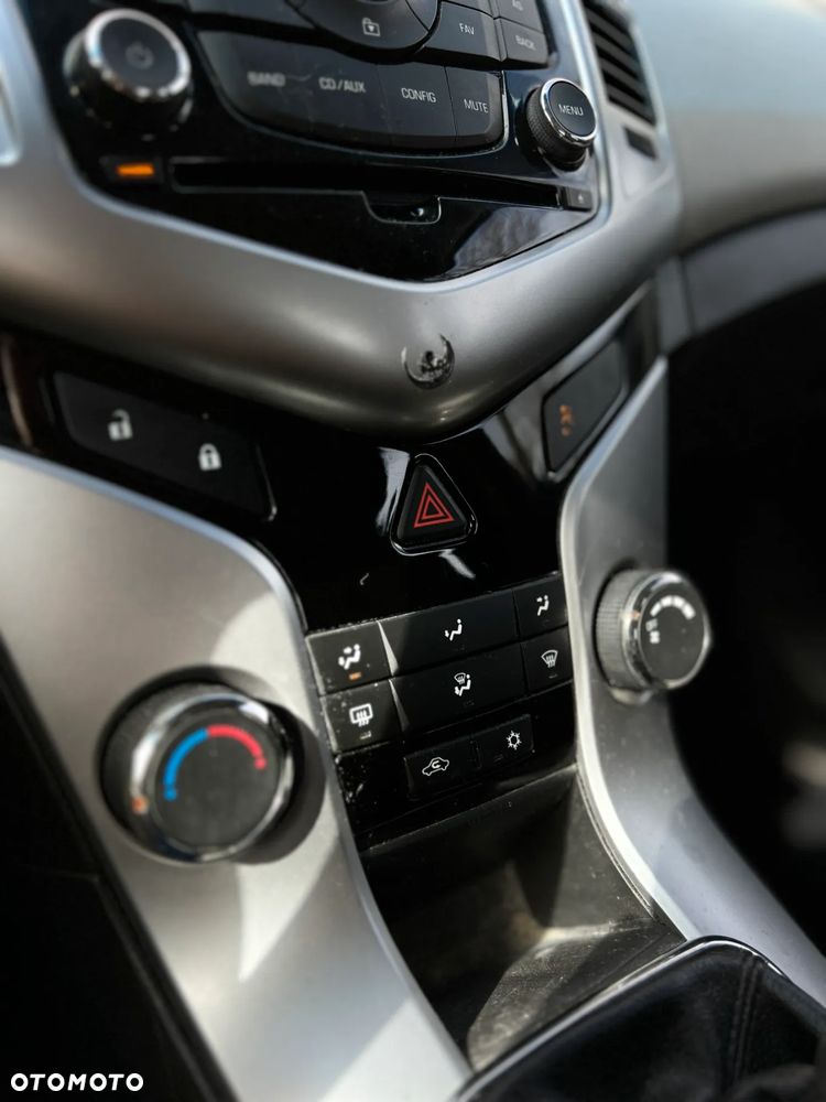 Chevrolet Cruze - 24