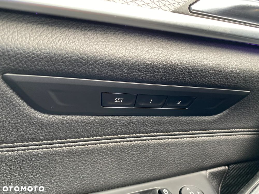 BMW Seria 5 540i xDrive Touring - 13