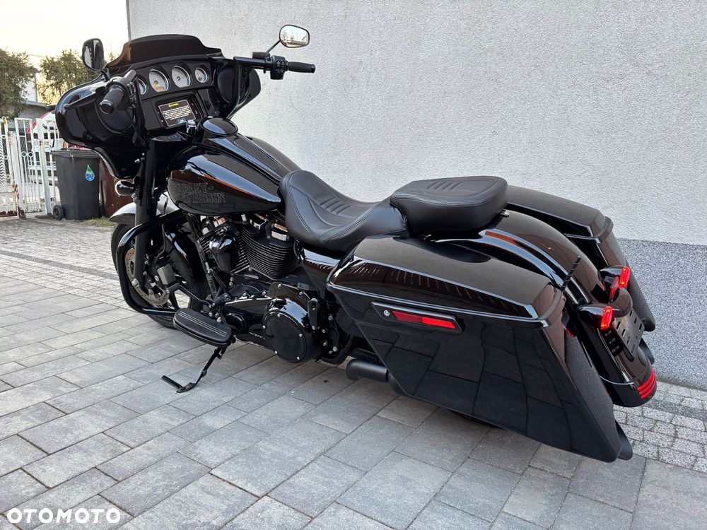 Harley-Davidson Touring Street Glide - 12