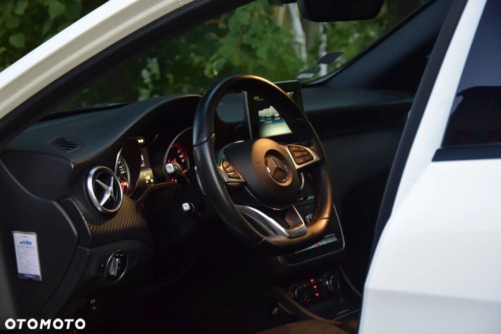 Mercedes-Benz Klasa A 200 7G-DCT AMG Line - 34