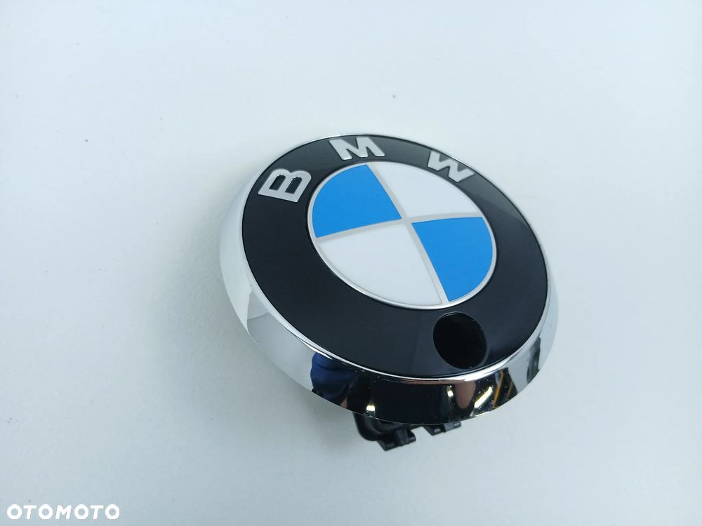 Logo emblemat klapy tył pokrywy bagażnika BMW G20 G21 G22 G23 G26 G82 51147497531 - 2