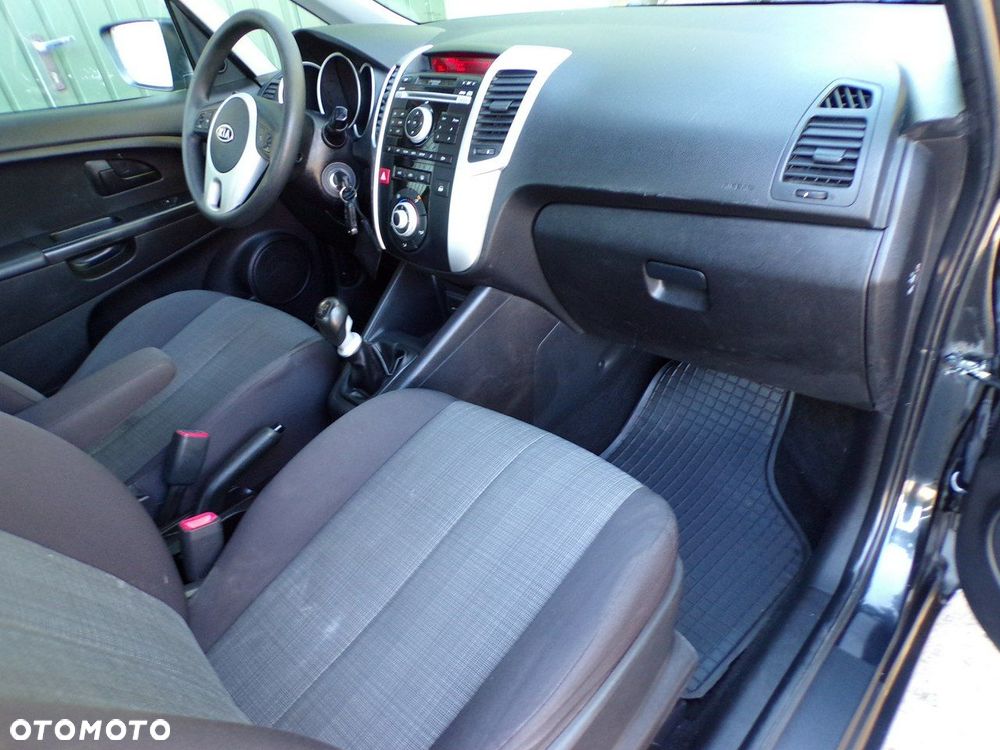 Kia Venga - 28