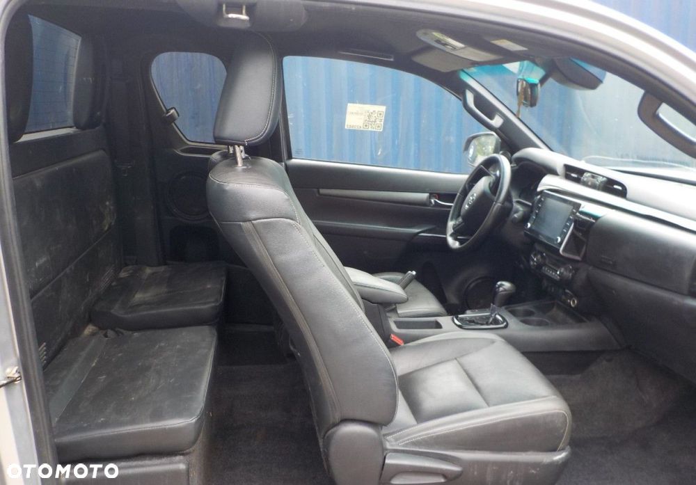 Toyota Hilux - 16