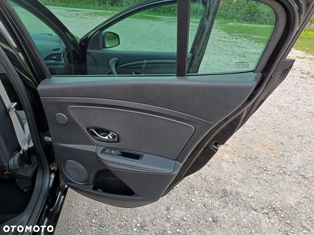 Renault Megane ENERGY TCe 130 BOSE EDITION - 20