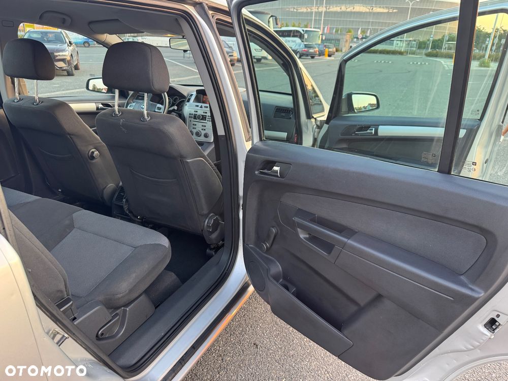 Opel Zafira - 13