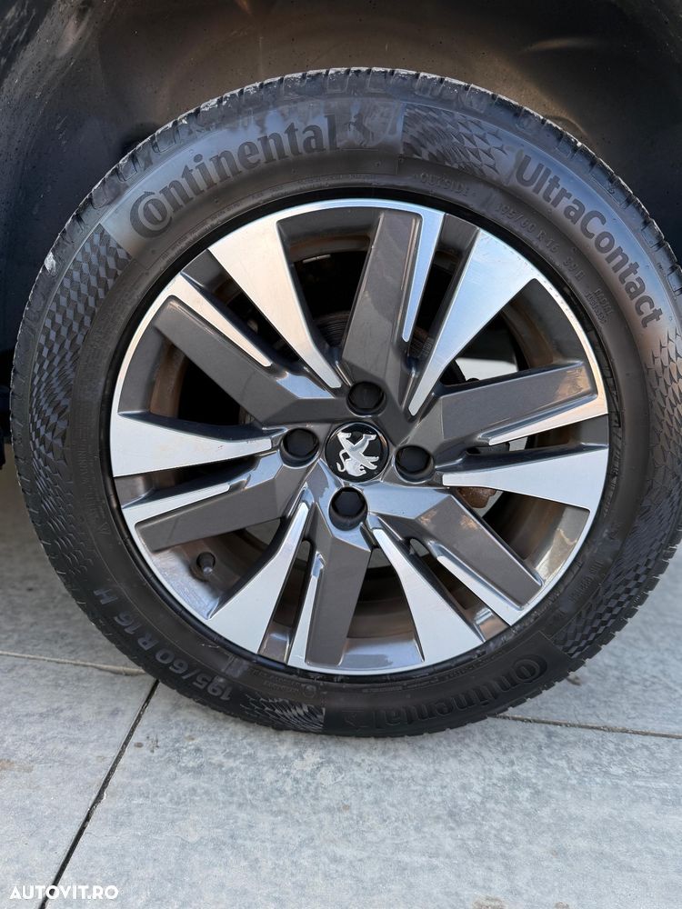 Peugeot 2008 PureTech 110 Stop&Start Allure - 12