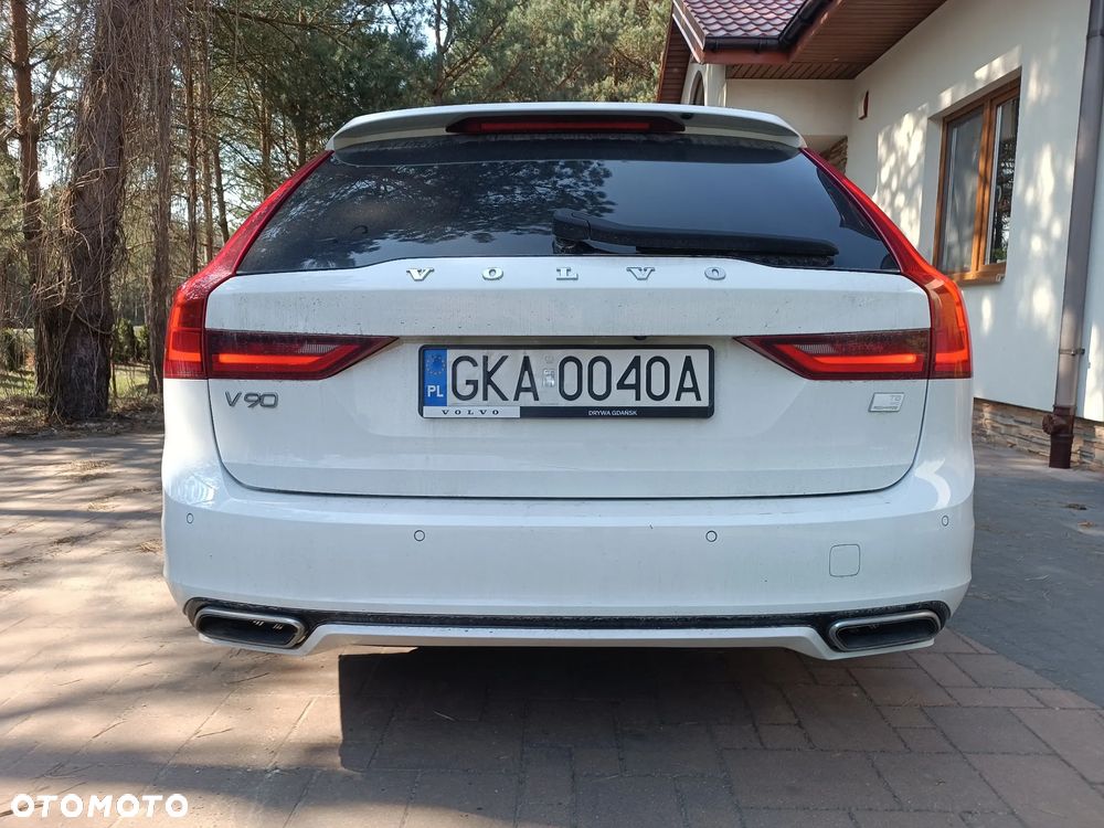 Volvo V90 T8 AWD Plug-In Hybrid R-Design - 10