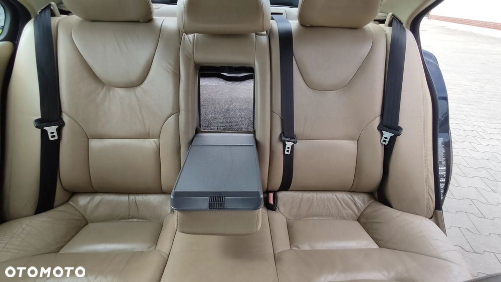 Volvo S60 2.4D Summum - 19