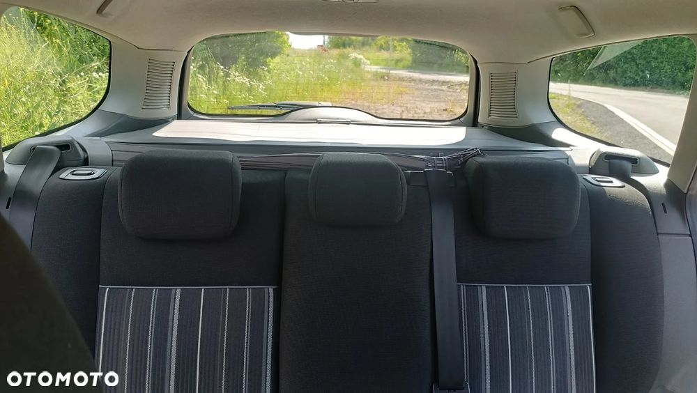 Ford Focus 1.6 TDCi Amber X - 12
