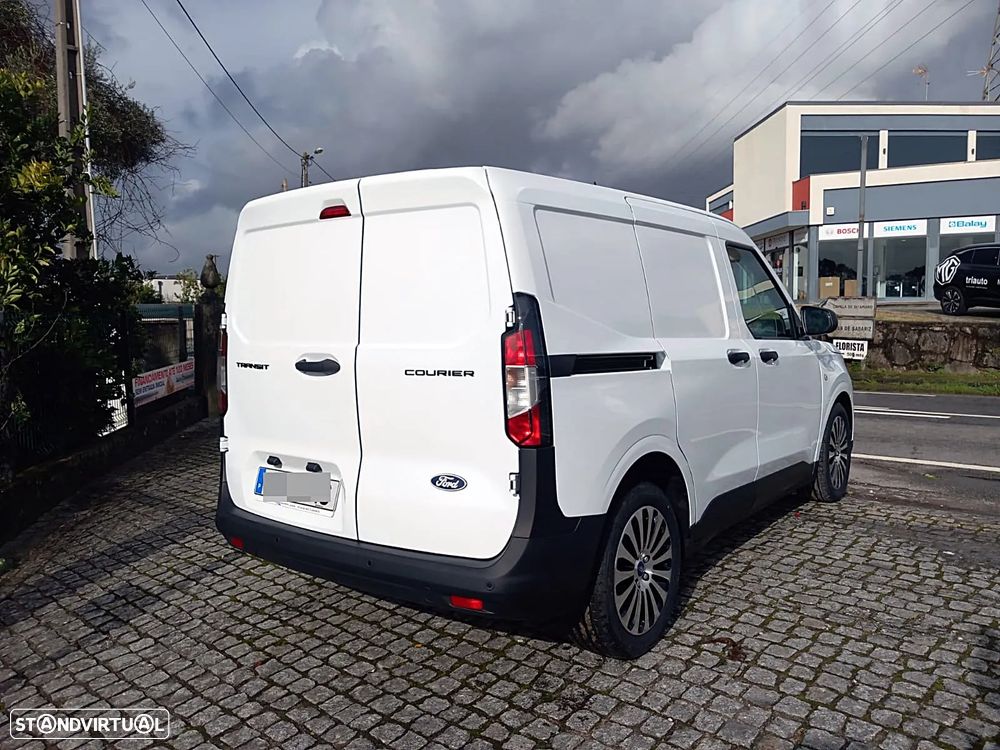 Ford Transit Courier - 9