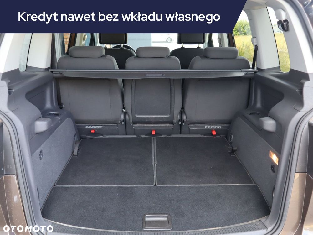Volkswagen Touran - 15