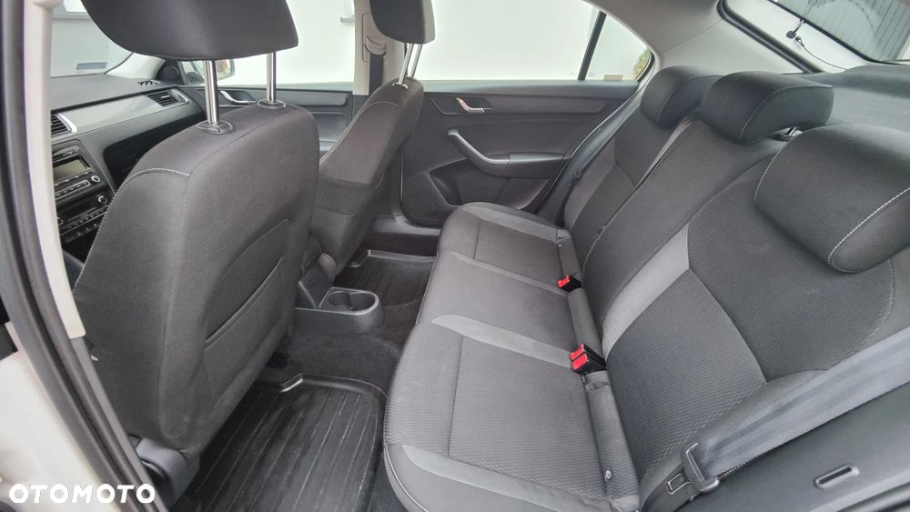 Skoda RAPID 1.6 TDI DPF Ambition - 14