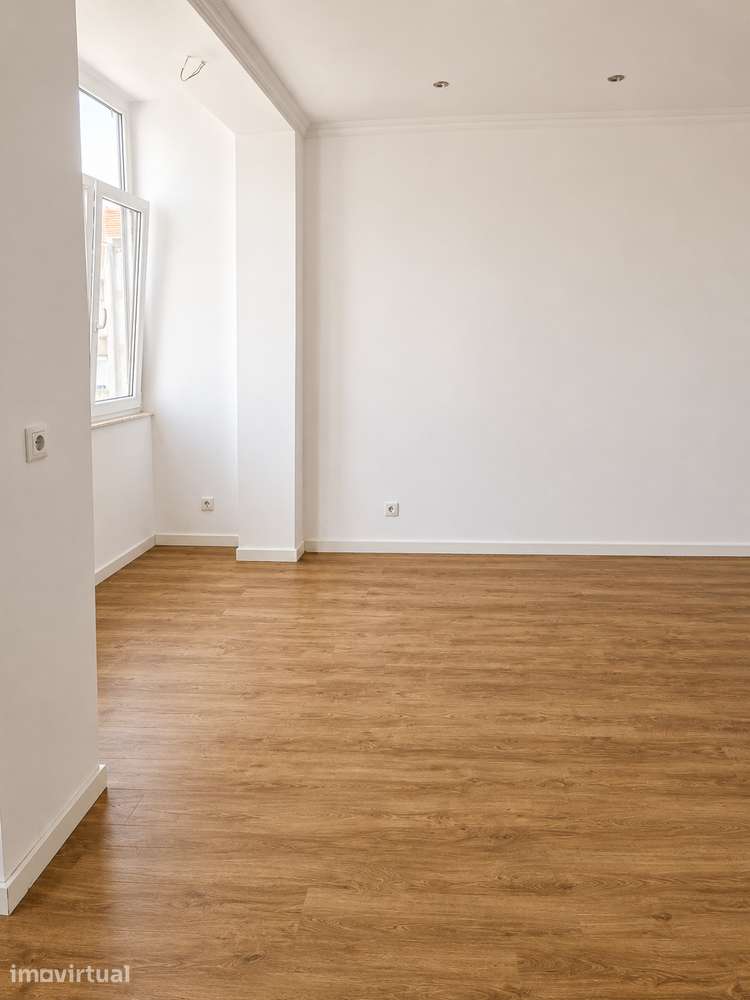 Apartamento T2 com cozinha equipada no Barreiro- apenas pelo WhatsApp - Grande imagem: 5/12