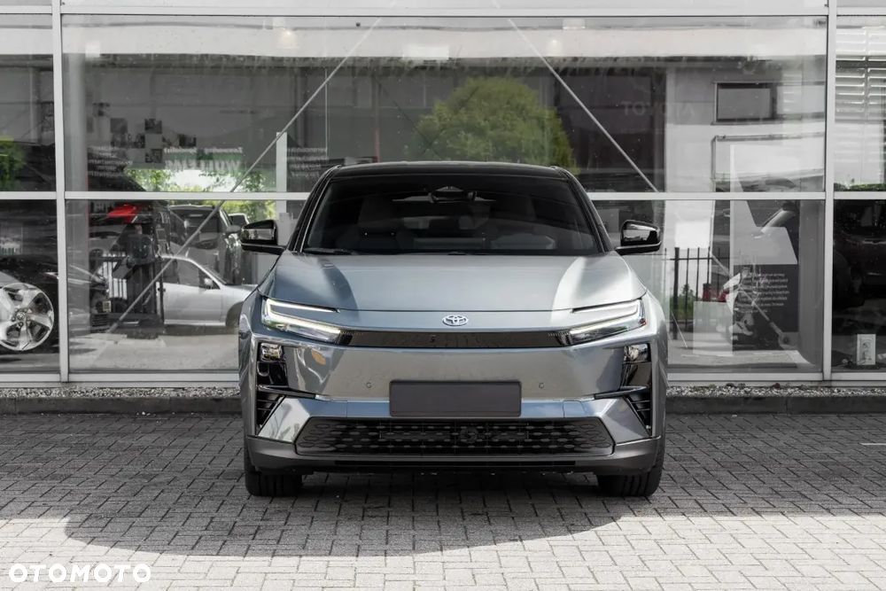 Toyota C-HR+ - 12