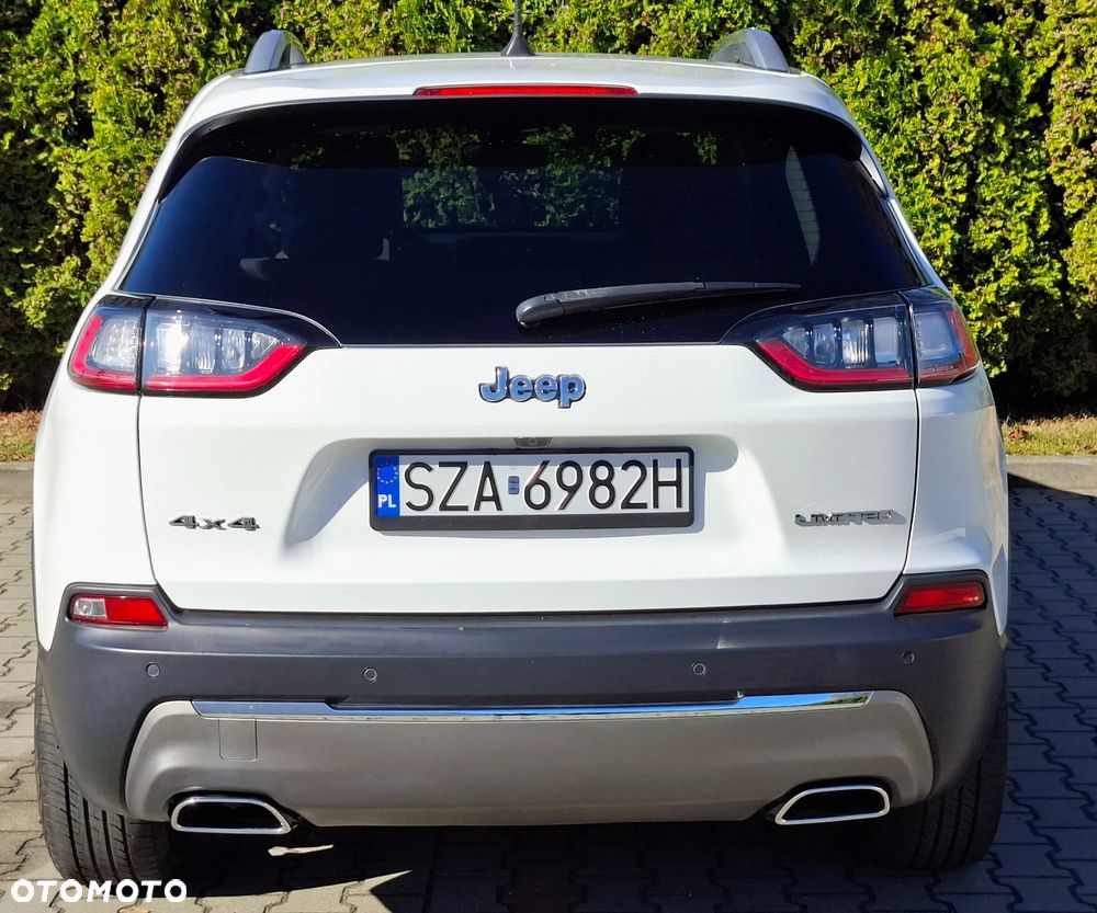 Jeep Cherokee - 24
