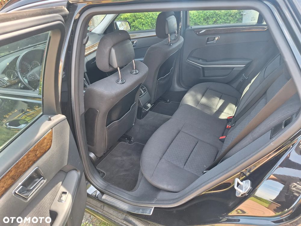 Mercedes-Benz Klasa E 250 CGI BlueEffICIENCY Avantgarde - 10