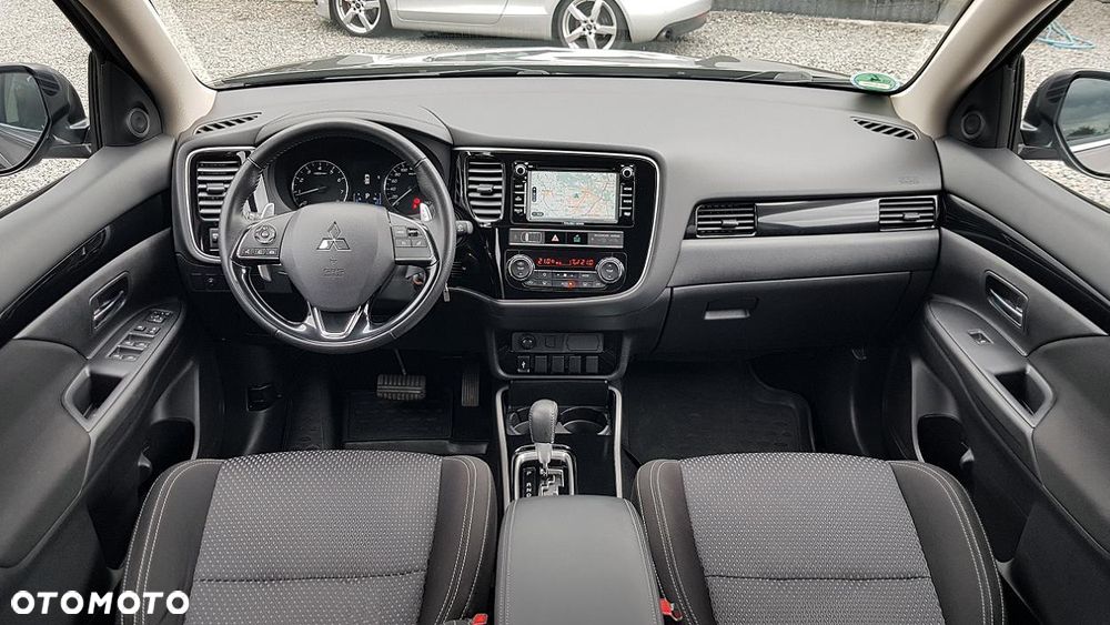 Mitsubishi Outlander 2.0 2WD CVT Spirit - 17