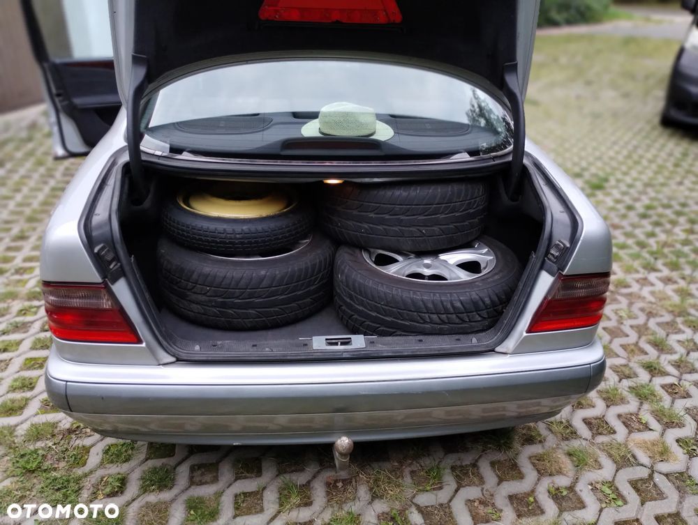 Mercedes-Benz Klasa E - 15