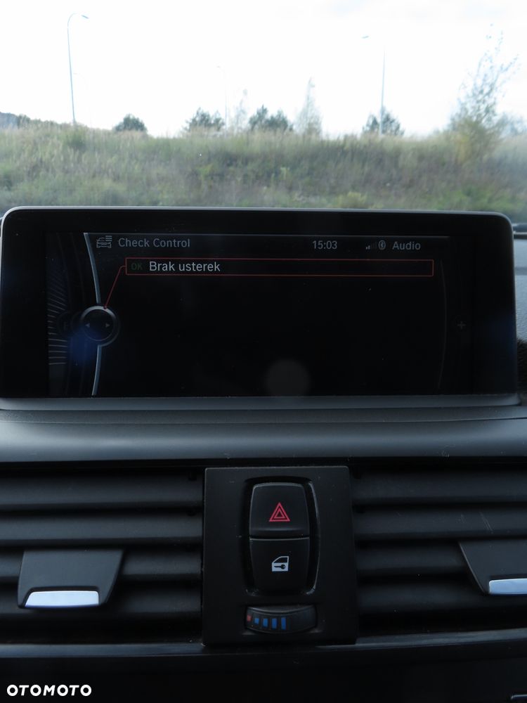 BMW Seria 1 120d Sport Line - 13