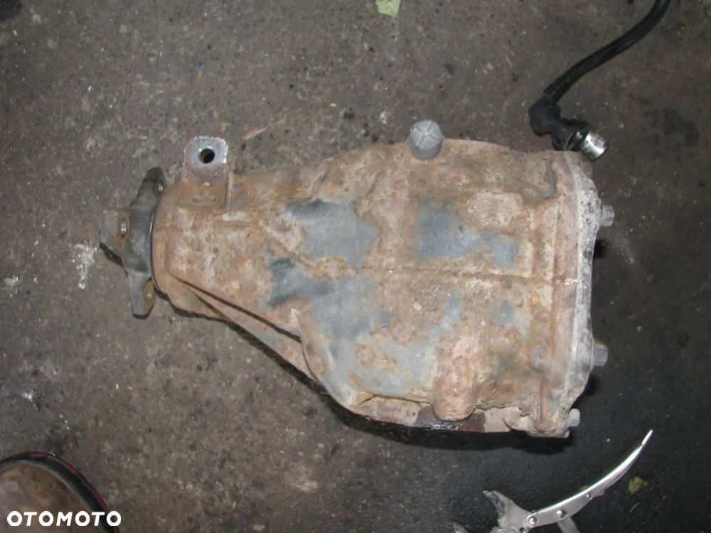 DYFERENCJAŁ MERCEDES W203 W209 A2033510008 - 1