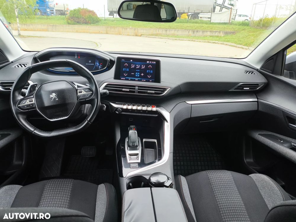Peugeot 3008 1.2 PureTech Turbo S&S EAT8 Allure - 5