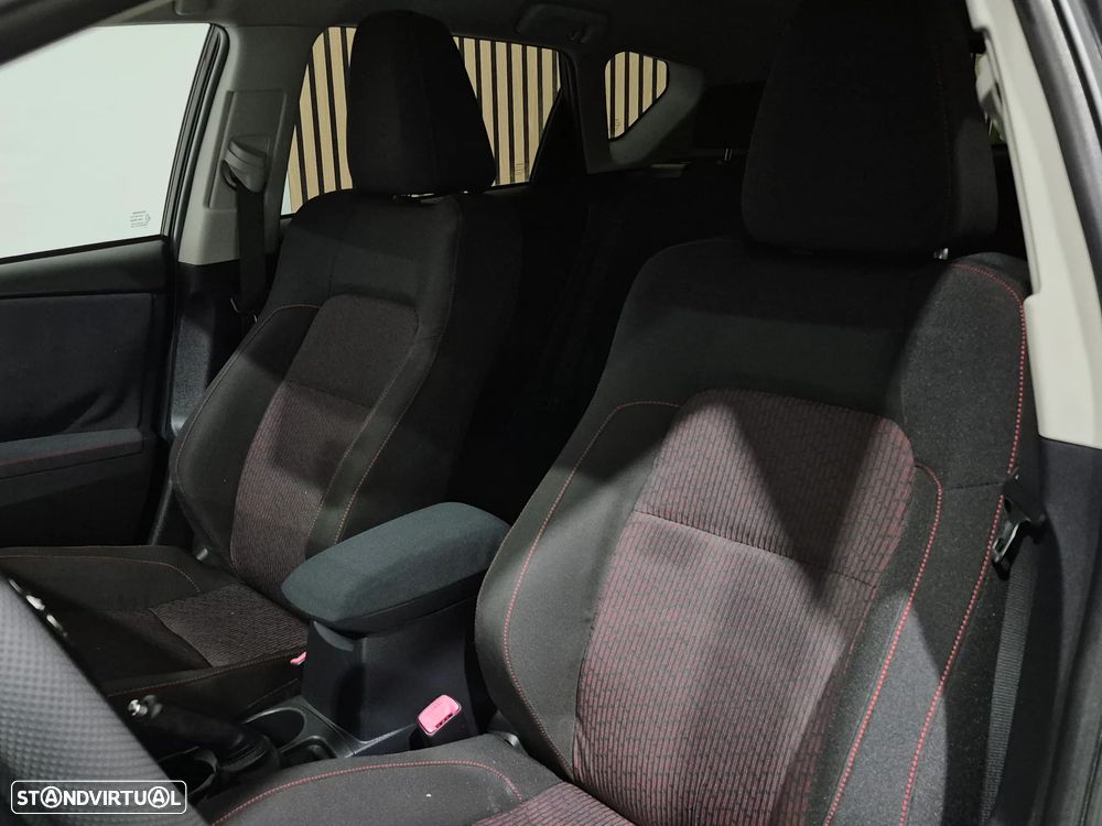Toyota Auris 1.4 D-4D Comfort+Pack Sport - 23