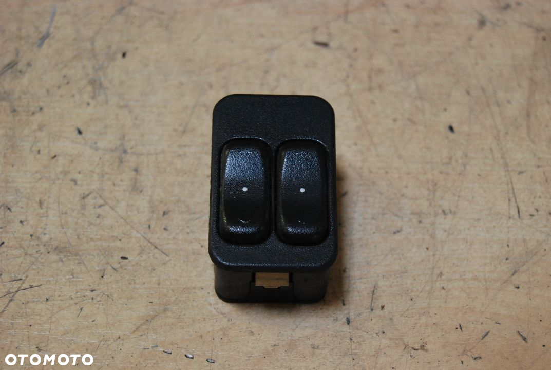 PRZEŁĄCZNIK SZYBY LEWY PRZÓD 24409205 OPEL CORSA C MERIVA A - 3