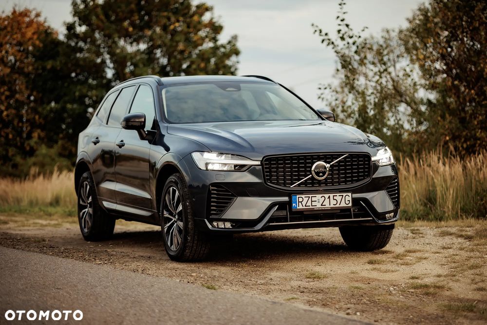 Volvo XC 60 B5 B AWD Plus Dark - 3