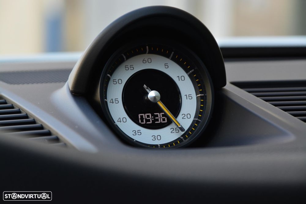 Porsche 911 (992) GT3 PDK - 31