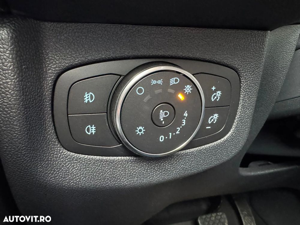 Ford TRANSIT COURIER EV - 19