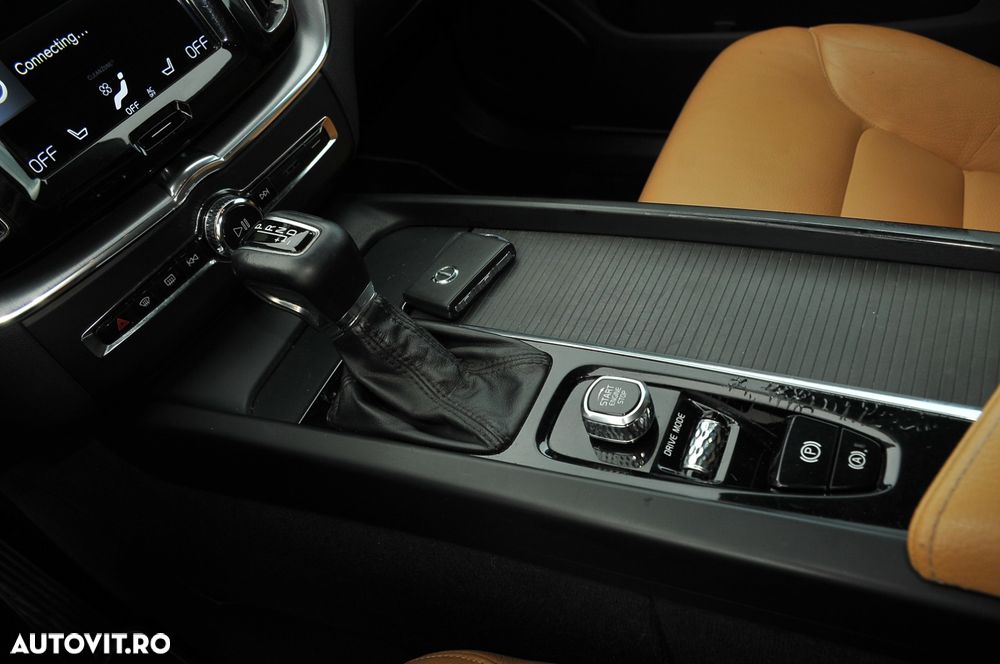 Volvo XC 60 D4 AWD Geartronic Momentum - 9