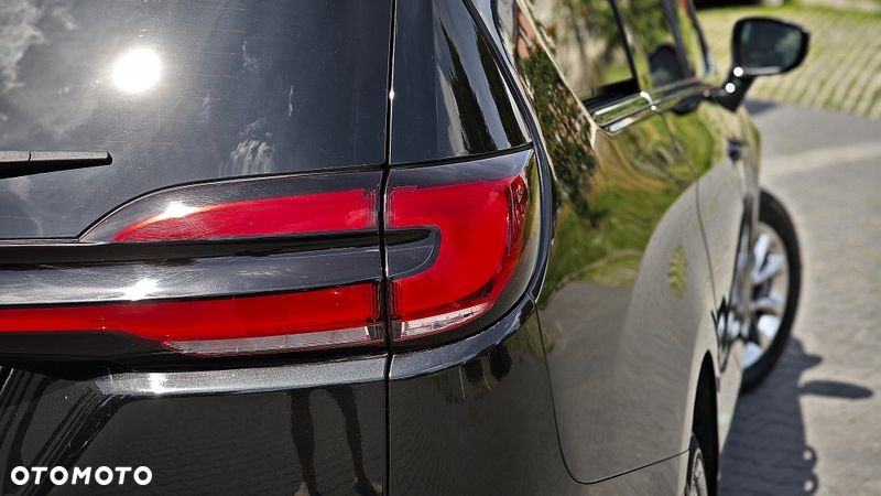 Chrysler Pacifica - 2