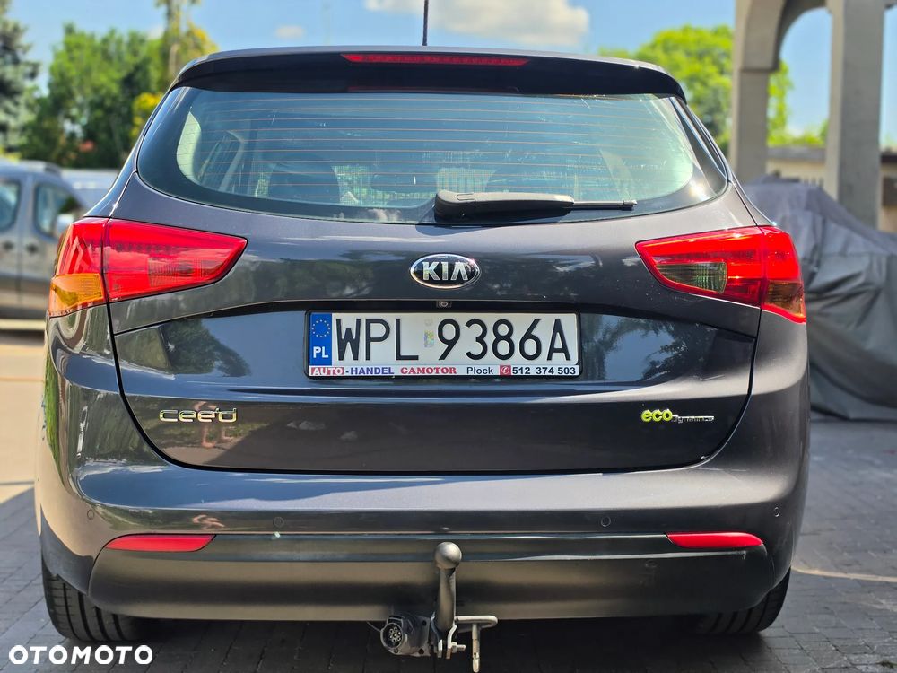 Kia Ceed - 11