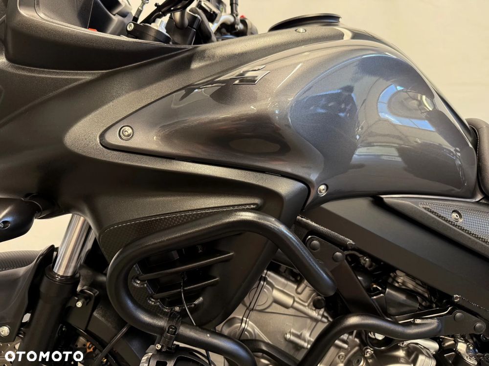 Suzuki V-STROM - 24