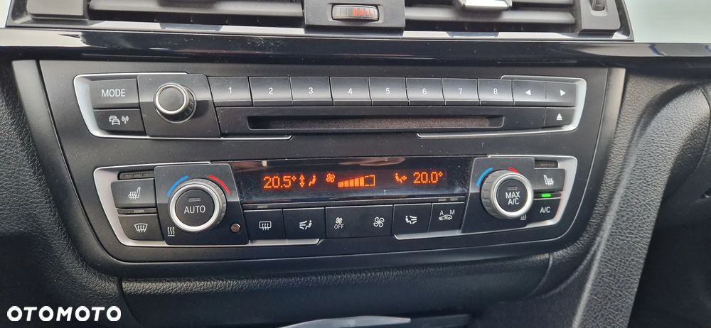 BMW Seria 3 318d DPF Edition Sport - 25