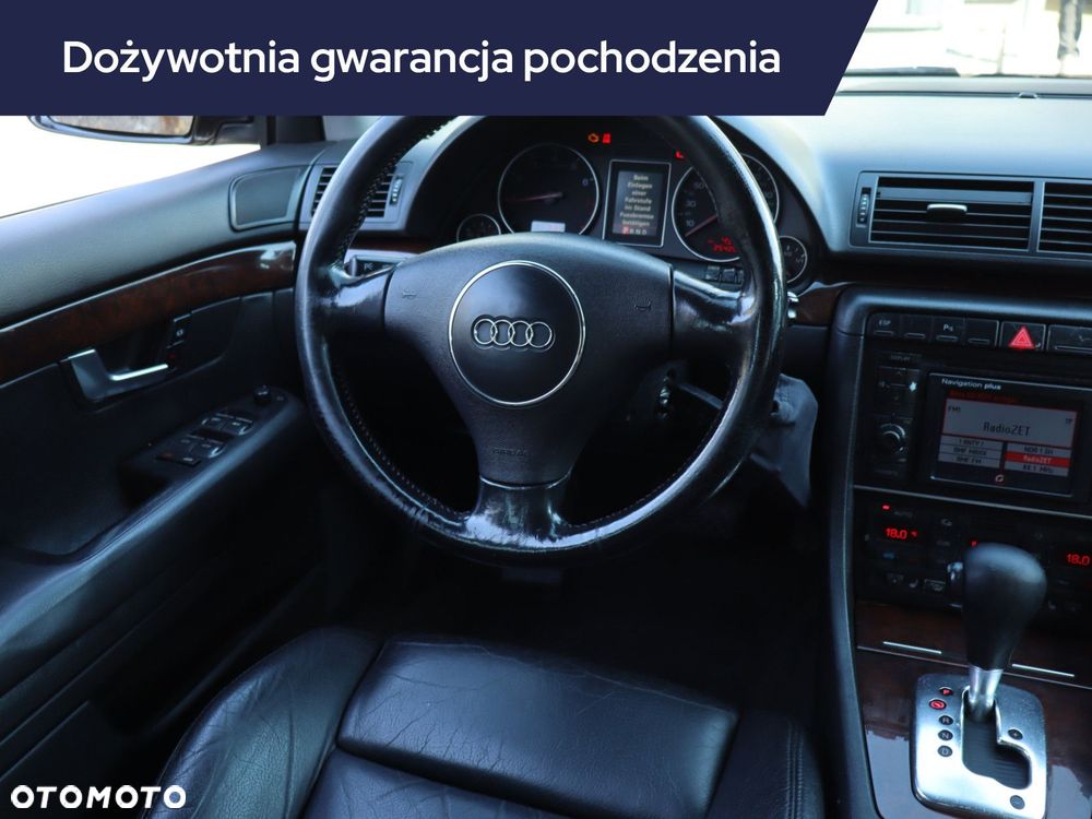 Audi A4 Limousine - 9
