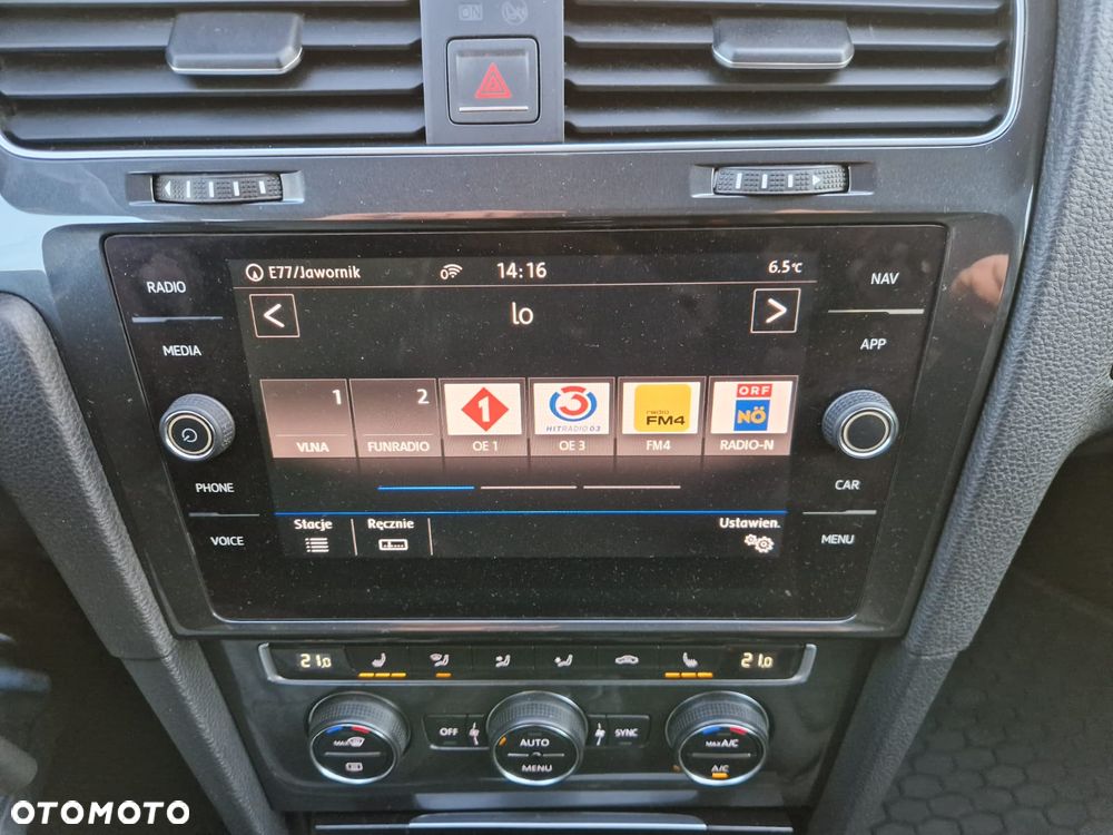 Volkswagen Golf - 23