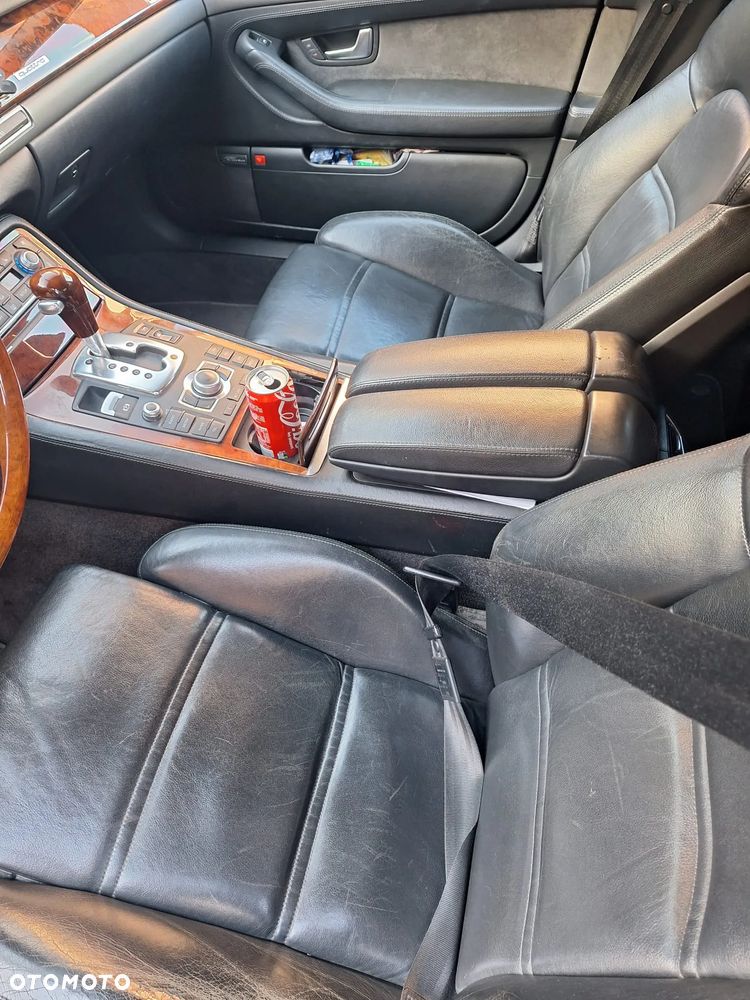 Audi A8 4.2 Quattro - 8