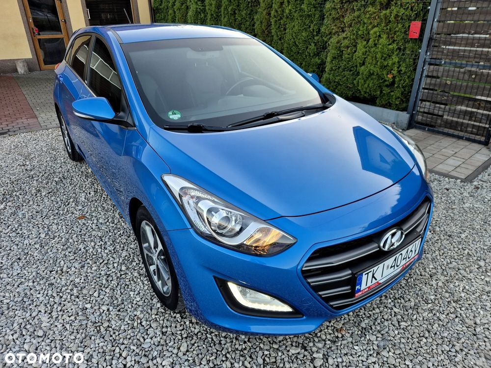Hyundai i30 blue 1.4 Passion - 11